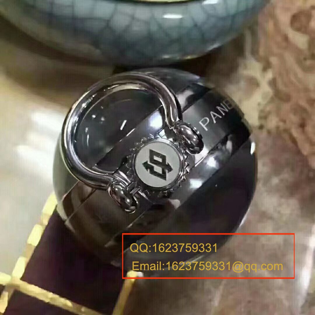  沛纳海 Panerai “办公室毒物” TABLE CLOCK PAM00581  / PA092