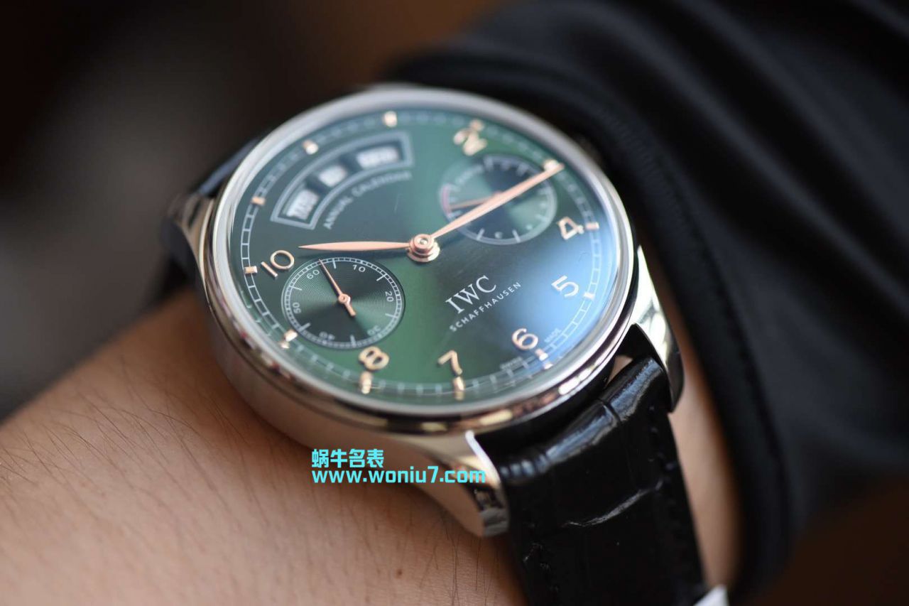 【YL一比一顶级克隆手表】YL最新年历 诱惑绿面万国年历腕表 