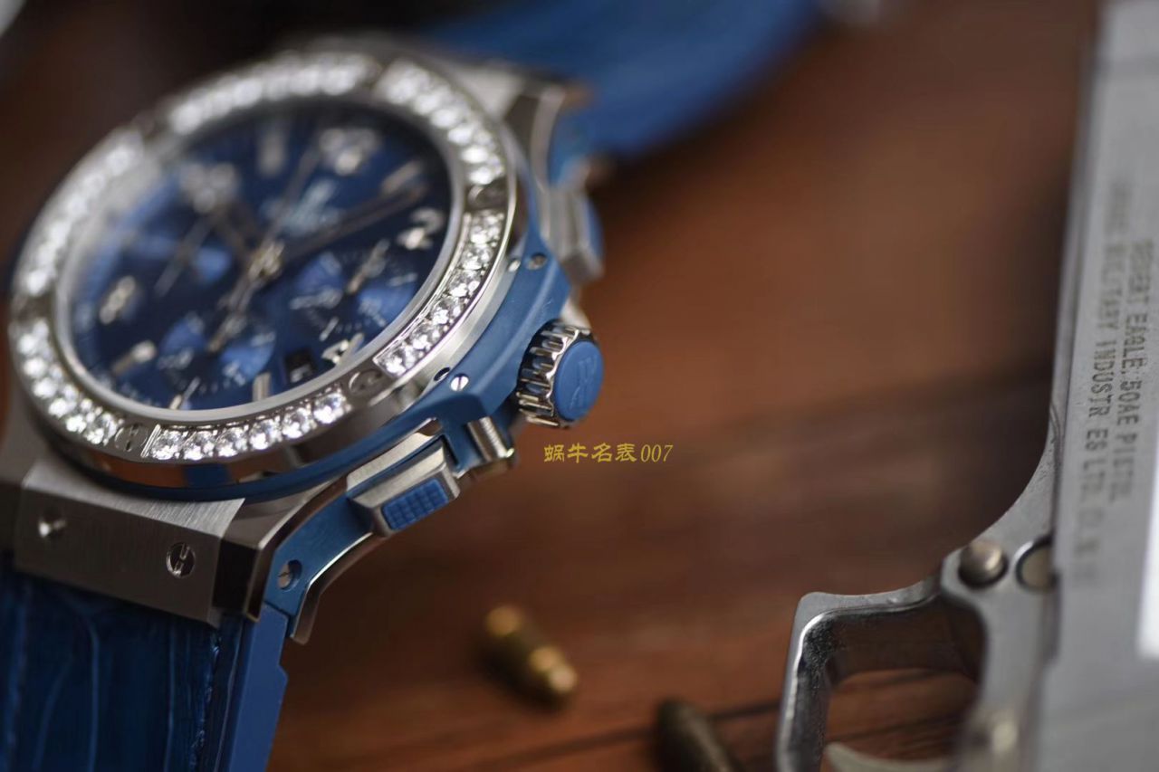 HBBv6新款宇舶大爆炸HUBLOT   Big Bang 精钢蓝色 腕表 / YB061