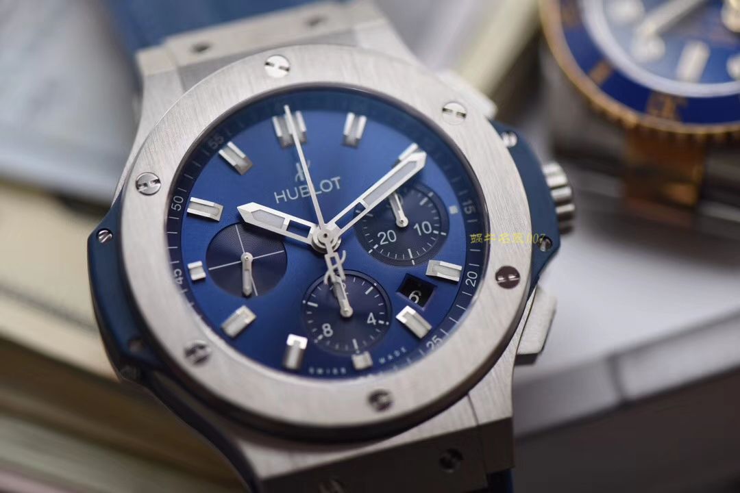 HBBv6新款宇舶大爆炸HUBLOT   Big Bang 精钢蓝色 腕表 / YB061