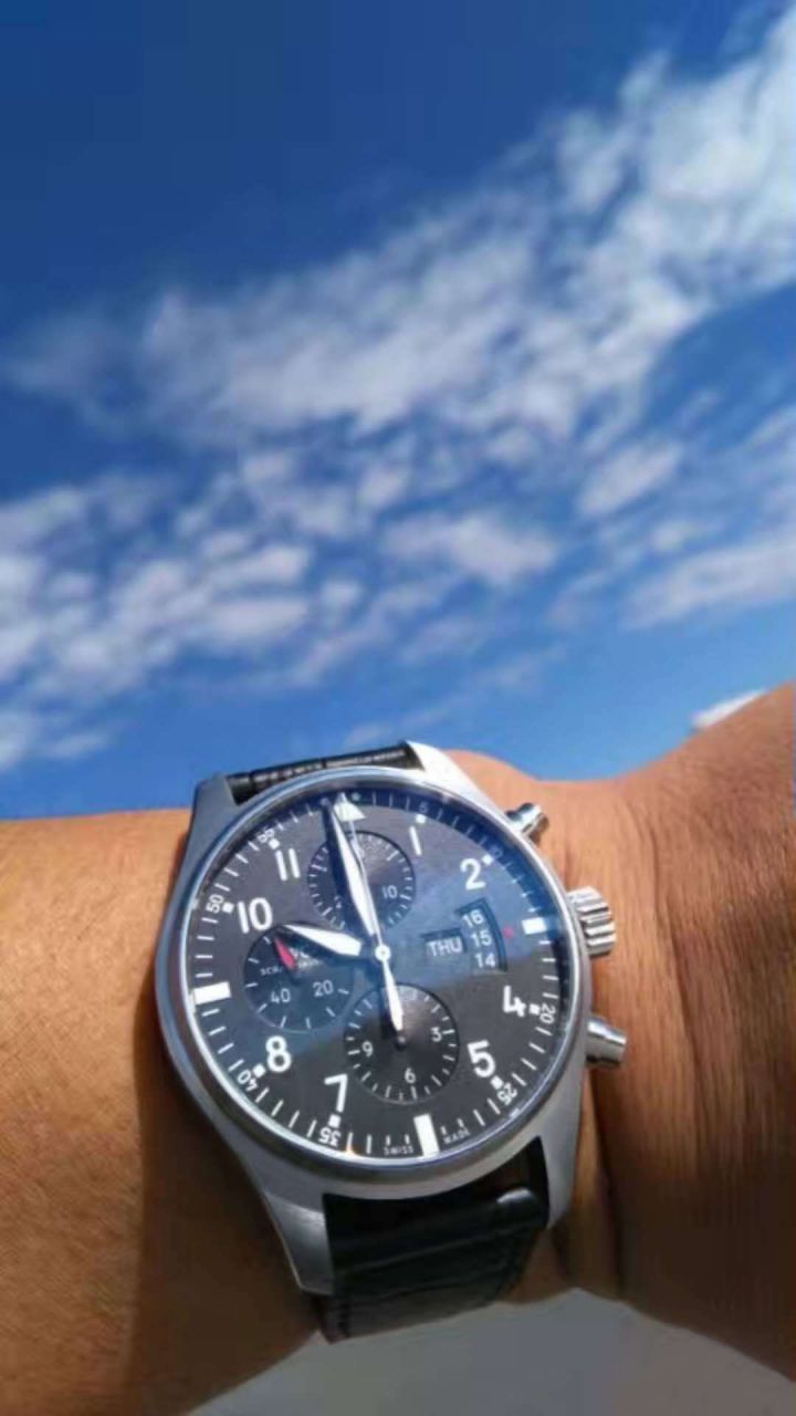 【V6厂顶级1:1超A高精仿手表】万国飞行员系列 IW377704 自动机械男士手表 