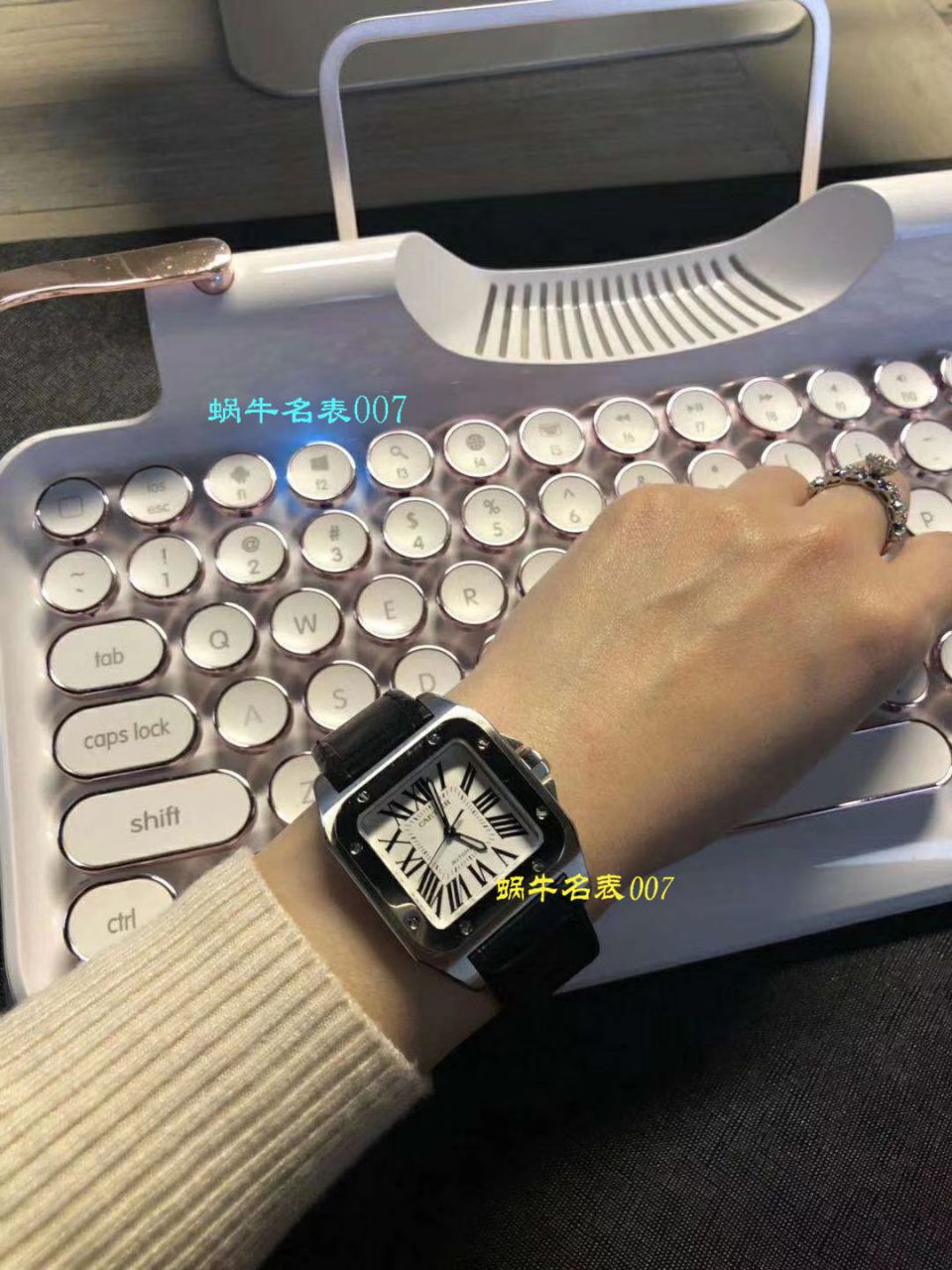 【视频评测】CARTIER卡地亚山度士W20106X8机械女士腕表（V6一比一超A高精仿搭配蓝面表带） / K216