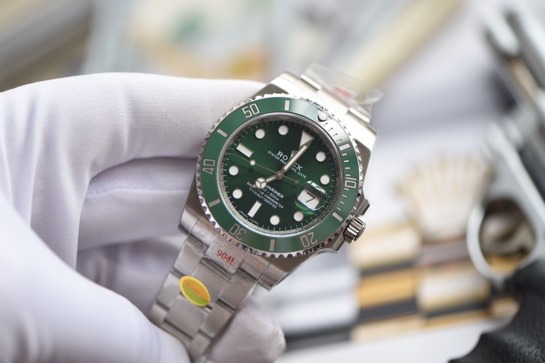 【视频评测最完‎美复刻高仿​Rolex绿水鬼‎SUBN厂V10升​级版】劳力士潜航者型系列116610LV-97200绿盘腕表 / R392