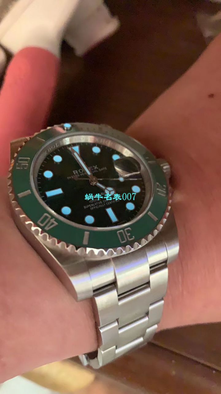 【视频评测最完‎美复刻​Rolex绿水鬼‎SUBN厂V10升​级版】劳力士潜航者型系列116610LV-97200绿盘腕表 / R392