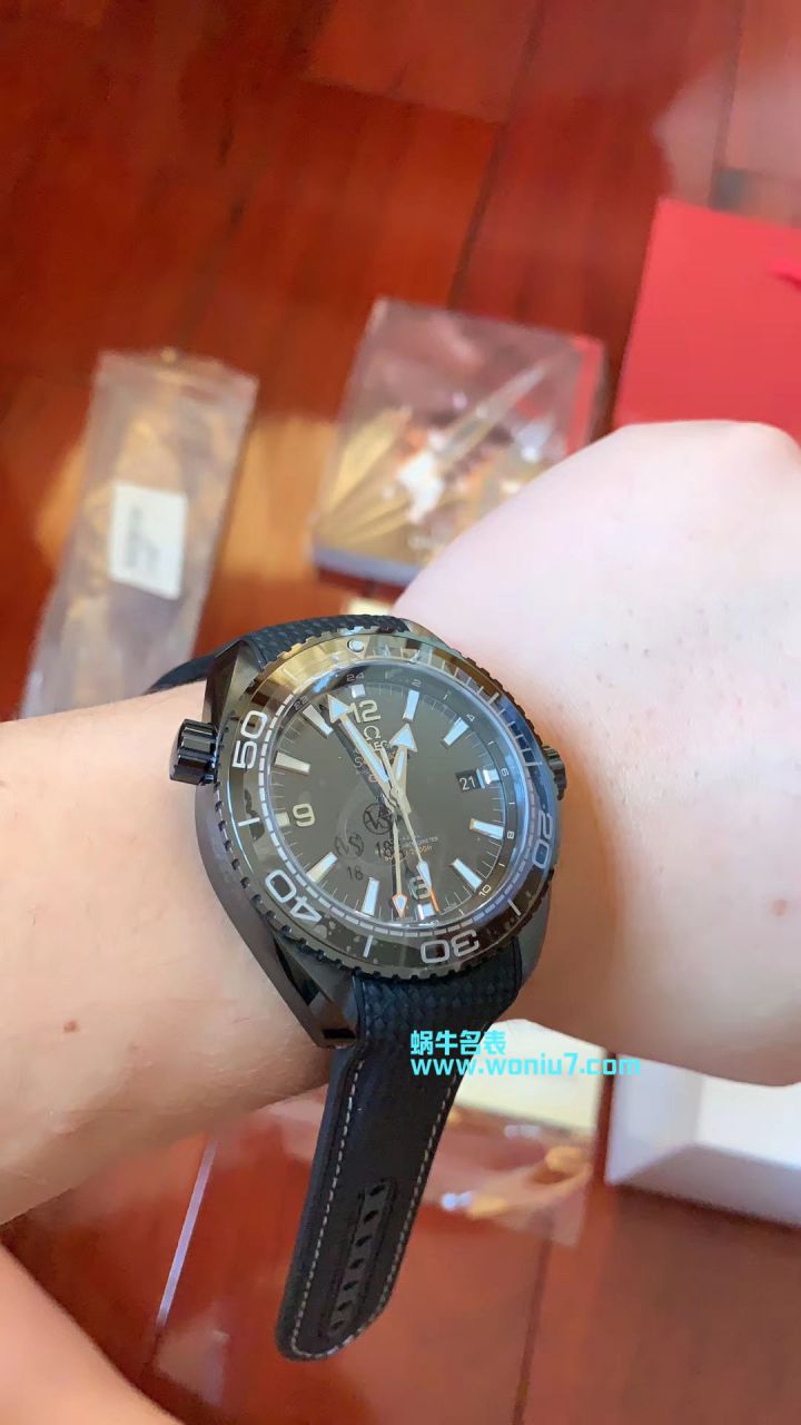 【视频评测VS厂深海之黑全陶瓷复刻高仿表】欧米茄海洋宇宙600米215.92.46.22.01.001，215.92.46.22.01.004，215.92.46.22.01.003腕表 / M666