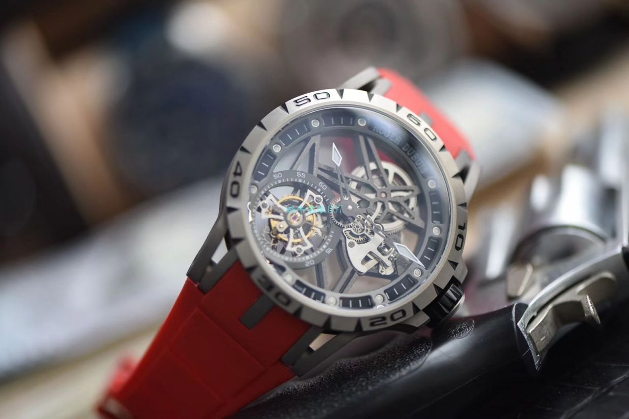 视频评测BBR厂官网顶级复刻陀飞轮罗杰杜彼Roger Dubuis王者系列RDDBEX0479红色表带腕表 