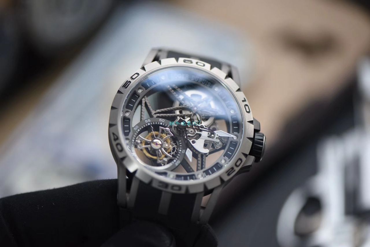 视频评测BBR厂官网顶级复刻陀飞轮罗杰杜彼Roger Dubuis王者系列RDDBEX0479红色表带腕表 