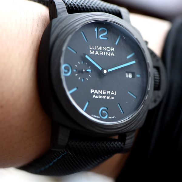 VS厂顶级复刻手表沛纳海LUMINOR庐米诺碳纤维PAM01661腕表