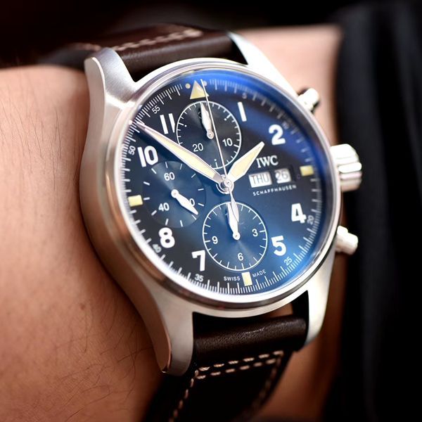 ZF厂复刻手表万国飞行员系列IW387903腕表