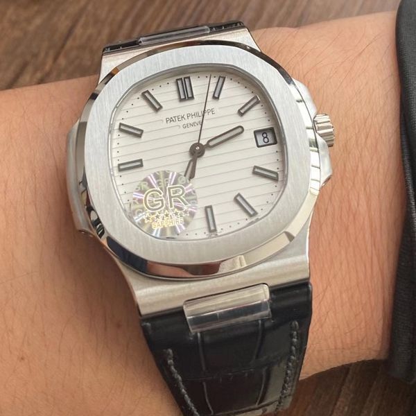 GR厂V2版本1比1超A复刻手表百达翡丽鹦鹉螺5711/1A-011腕表