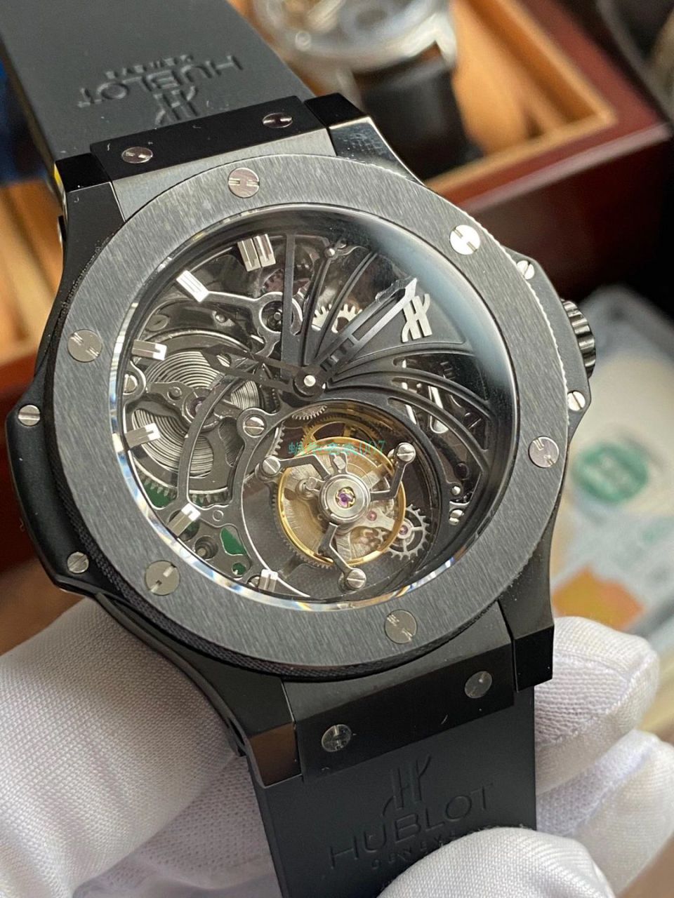 【视频评测顶级复刻手表最靠谱的商家】宇舶大爆炸陀飞轮304.TX.1170.LR 不同版本对比视频 