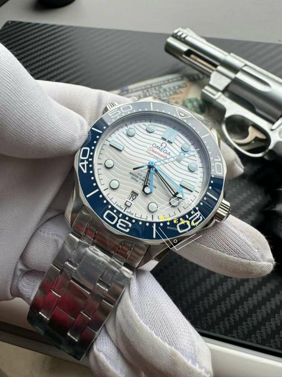 VS厂新款欧米茄海马300白面蓝针一比一高仿手表522.30.42.20.04.001腕表(东京2020奥运款) 