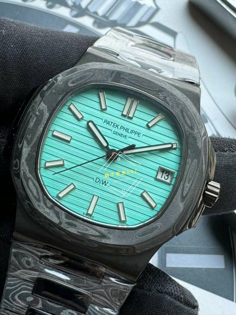 视频评测PATEK PHILIPPE  百达翡丽碳纤维DIW 鹦鹉螺5711  