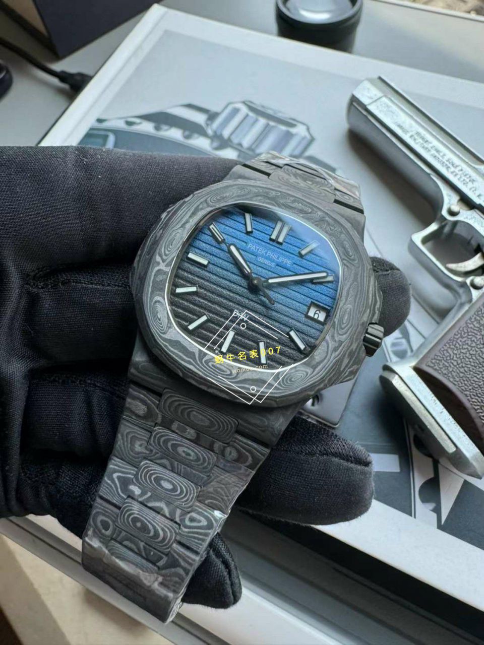 视频评测PATEK PHILIPPE  百达翡丽碳纤维DIW 鹦鹉螺5711  