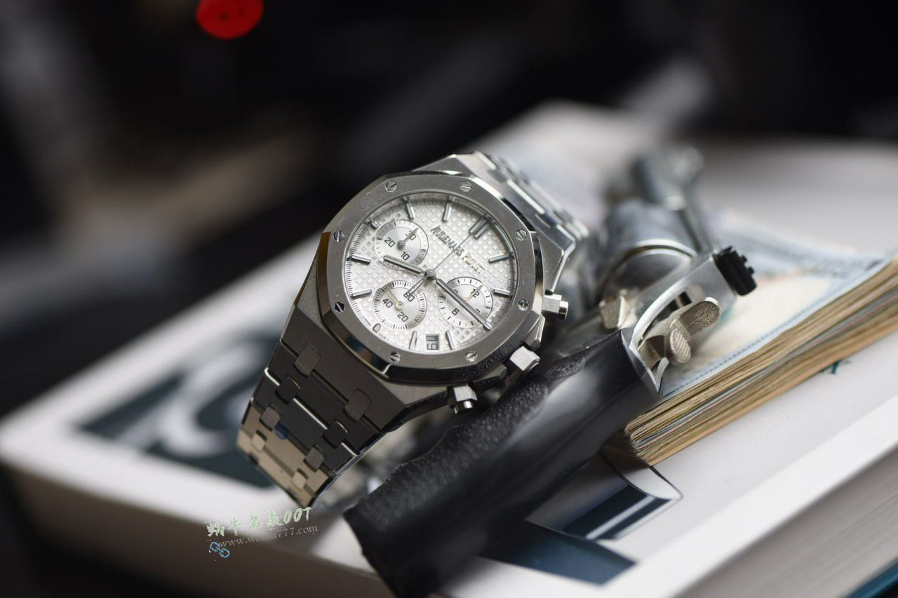 爱彼Audemars Piguet皇家橡树一比一复刻高仿26240ST.OO.1320ST.05腕表 / AP300