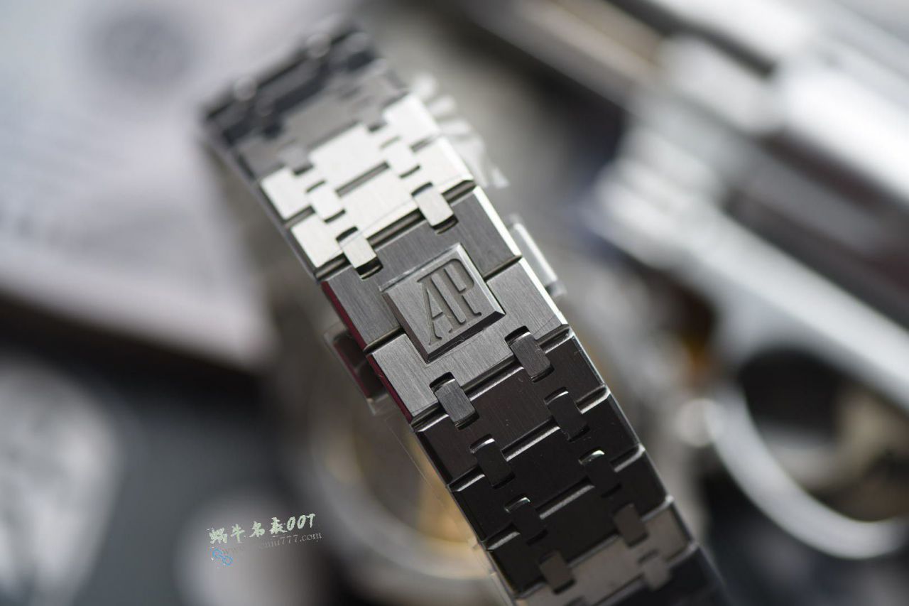 爱彼Audemars Piguet皇家橡树一比一复刻高仿26240ST.OO.1320ST.05腕表 / AP300