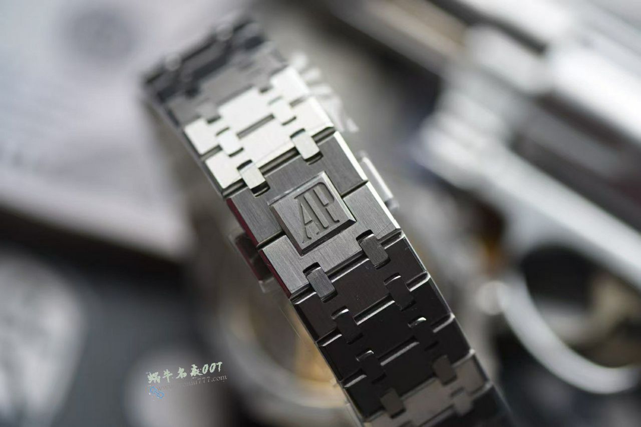 爱彼Audemars Piguet皇家橡树一比一复刻高仿26240ST.OO.1320ST.05腕表 / AP300