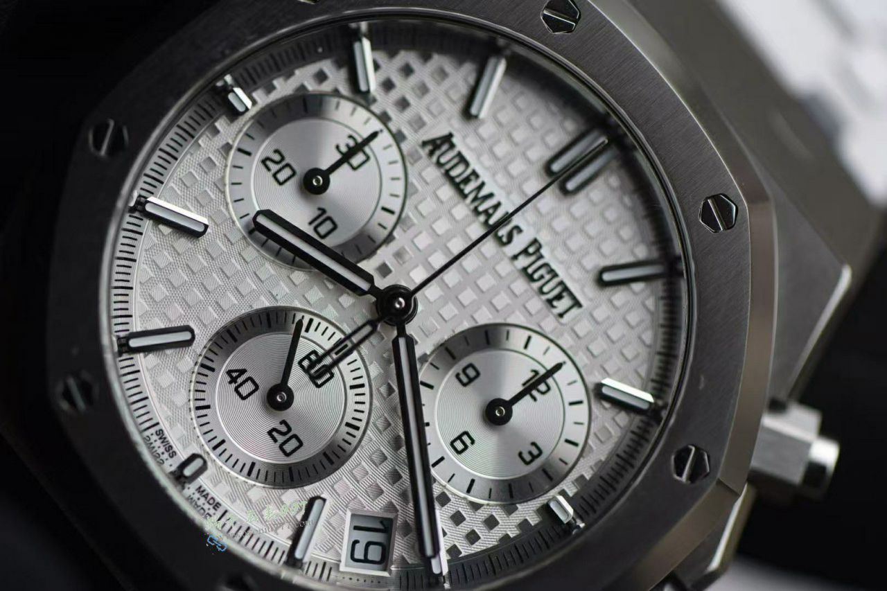 爱彼Audemars Piguet皇家橡树一比一复刻高仿26240ST.OO.1320ST.05腕表 / AP300