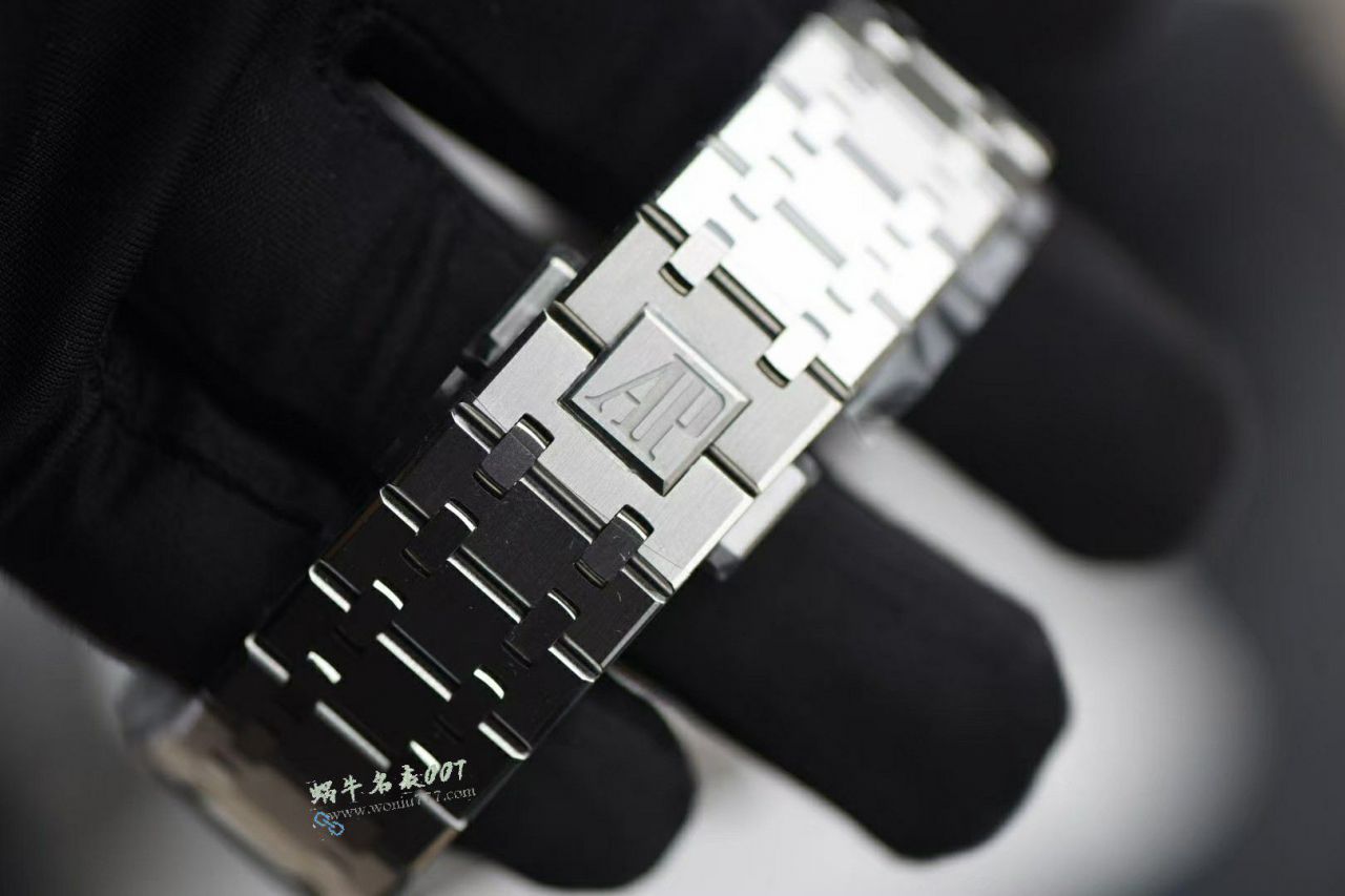 爱彼Audemars Piguet皇家橡树一比一复刻高仿26240ST.OO.1320ST.05腕表 / AP300