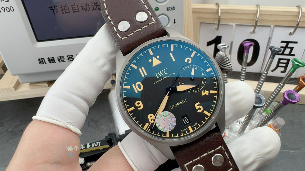 zf万国大型飞行员钛壳腕表 / WG661